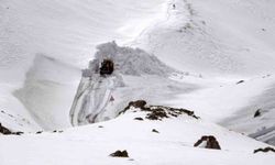 Uzman isimden kritik uyarı! Van’da yoğun kar yağışı ve eğimli alanlar çığ riskini artırıyor
