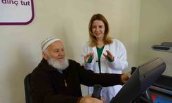 Kahkahasıyla Herkese Moral Veriyor