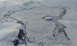 Soğuk rekoru sonrası Hafik Gölü dondu