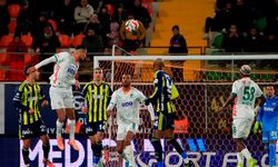 Fenerbahçe, Alanya deplasmanında 3 puanı 3 golle aldı