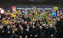 Fenerbahçe, Süper Kupa’yı kaldırdı