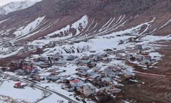 Van’da Kar, Kartpostallık Görüntüler Oluşturdu