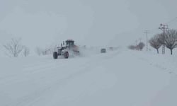 Kardan dolayı kapanan Kurubaş Geçidi ulaşıma açıldı