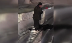 Kar yağışı ve tipiye rağmen namazından vazgeçmedi