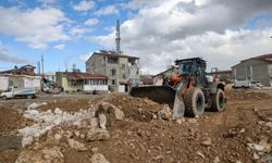 Van’da yeni yol açma ve alt yapı çalışmaları sürüyor