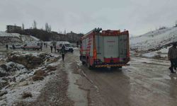 Van'da bir araç dereye uçtu : 3 yaralı