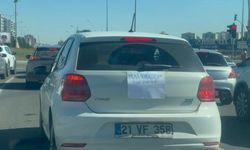 Kadın sürücüden şaşırtan yazı