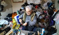 Emekli oldu ama mesleğini bırakmadı