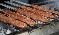 Adanalı kebapçılar Ramazan’a hazır: İftar sofralarında lezzet şöleni