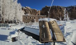 Van'da kar yağışı kartpostallık manzaralar oluşturdu