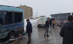 Yüksekova’da feci kaza: Çok sayıda yaralı var