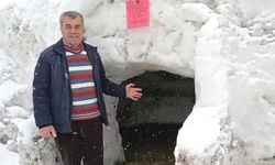 Köyde kardan çay ocağı kurdular