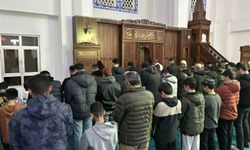 Van'da Ramazan Ayı Coşkusu Başladı: İlk Teravih Namazı Kılındı