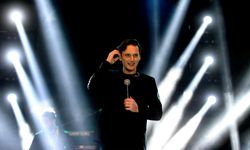 Sanatçı Edis Görgülü İstanbul Havalimanı'nda gözaltına alındı