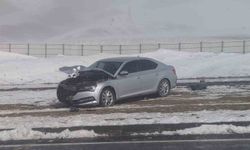 Van’da kaymakamın bulunduğu araç kaza yaptı