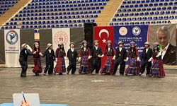 Muradiye’nin minik halk oyuncuları il birincisi oldu