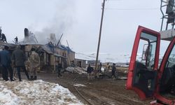 Van Başkale’de ev yangını