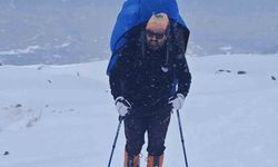 Vanlı dağcı zirveye tek başına tırmandı