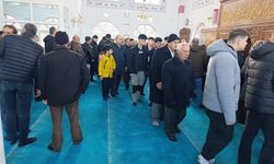 Van’da bayram namazı coşkusu: Camilerde saf tutuldu