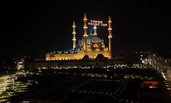 Selimiye Camii’nde mahya mesajı yenilendi