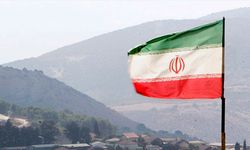 İran’dan ABD Destroyerine Füze Saldırısı