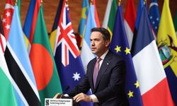 Enerji Bakanı Bayraktar Fransa’da diplomasi trafiğinde