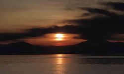 Doğu’nun İncisi Van’da Gökyüzü Renk Cümbüşüne Dönüştü