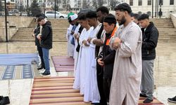 4 asırlık camide bayram namazı kıldılar