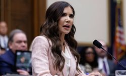 Trump’tan dikkat çeken hamle: İç Güvenlik Bakanı görevden alındı