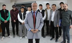 Polisliği bırakıp öğretmenliğe geçti: Emekliliğini 20 yıl uzattı