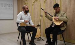 Görme engelli Umut, Aşık Veysel’in yolundan gidiyor