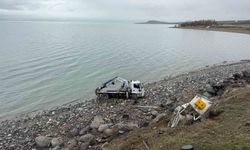 Van'da VASKİ Hizmet Aracı Kaza Yaptı:1 Yaralı