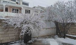 Erciş’te Nisan’da Kar Yağışı: Yüksek Kesimlerde Kar Kalınlığı 10 cm’yi Geçti