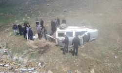 Van’da kaza: Kamyonet şarampole yuvarlandı