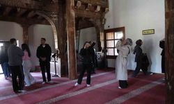 UNESCO listesinde yer alan Çivisiz Cami öğrencileri büyüledi