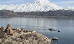 Akdamar Adası'ndaki iskele yenileniyor