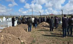 Van’da köpeklerin saldırısında hayatını kaybeden çocuk defnedildi