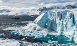 Antarktika’daki buzul erimeleri Van’da konuşuldu
