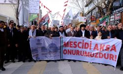 Van'da binlerce kişi katil İsrail ve ABD'yi telin etti