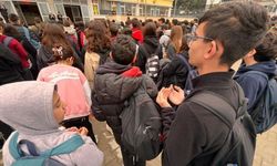 Kahramanmaraş’taki Silahlı Saldırının Sonrasında Öğrenciler Dualarla Okula Döndü