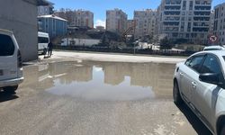 Van’da Sağanak Yağışlar Yolları Göle Çevirdi