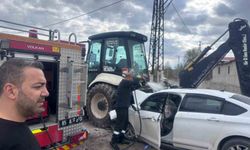 Van-Erciş karayolunda kaza: İş makinesi ile otomobil çarpıştı, 1 kişi yaralandı