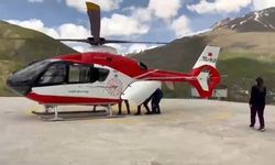 Helikopter ambulans 78 yaşındaki hastayı Van’a ulaştırdı