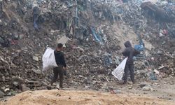 Gazzeli çocukların çöp yığınları arasındaki yaşam mücadelesi