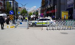Van’da bayram hareketliliği başladı: En işlek cadde araç trafiğine kapandı