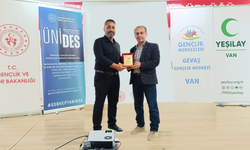 İMedya Grup’a ÜNİDES Çalıştayı’nda Onur Plaketi