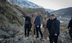 Bakan Yardımcısı Çelik: “Hakkâri–Van kara yolunu en kısa sürede yeniden ulaşıma açacağız”