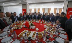 Van’da resmi bayramlaşma töreni gerçekleştirildi