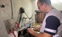 Görme engelli bıçak ustası Kurban Bayramı mesaisi