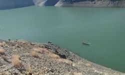 Gürpınar'daki Zernek Barajı’nda kontrollü su tahliyesi başlatıldı